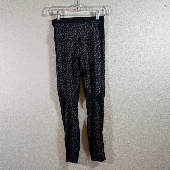 Lululemon Black and Gray Patterned Mesh Leggings XXS - Picture 5 of 8